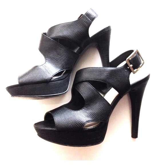 Nine West Shoes - ✂️🎉Strappy leather sandal NineWest heels!🎉