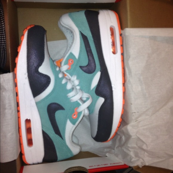 Women's Nike Air Max 1