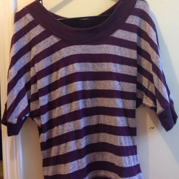Purple and grey stripped sweater - Picture 2 of 2