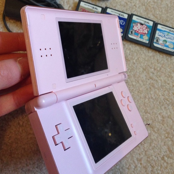 Pink Nintendo ds lite - Picture 2 of 3