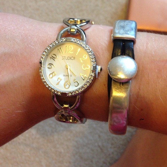 Silver brand new watch - Picture 1 of 4