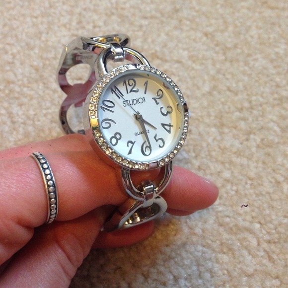 Silver brand new watch - Picture 3 of 4