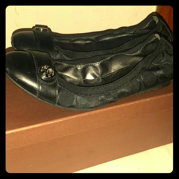 Coach flats