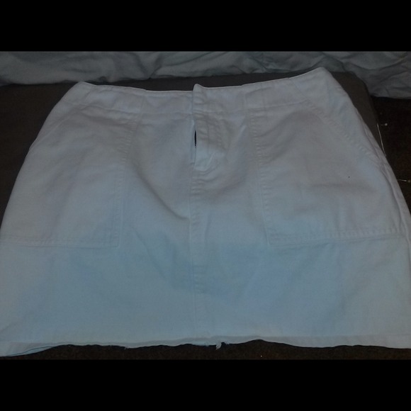 Nine West white denim skirt sz 6 Cut Price!