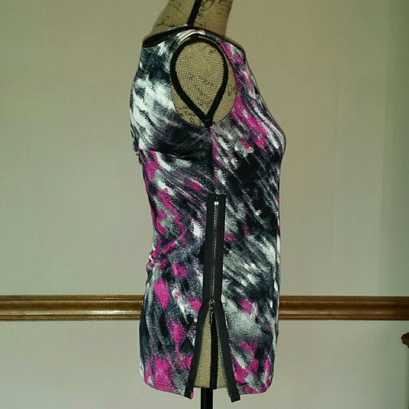 Multicolor One Shoulder Top - Picture 2 of 4