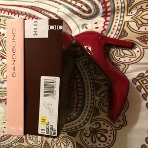 Size 10 Bandolino red heels