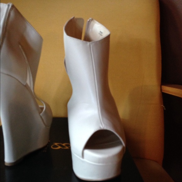 Leather cut out sexy wedges