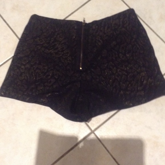 Leopard shimmer shorts - Picture 3 of 4