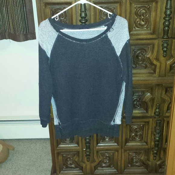 American Eagle sweatshirt