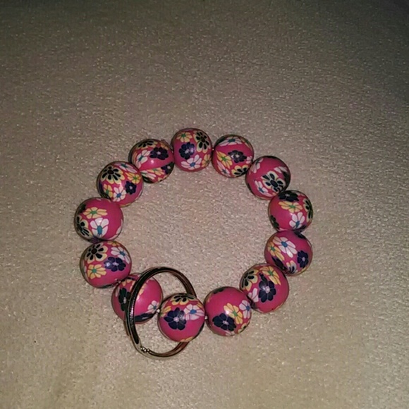 Cute stretchy keychain bracelet with flower beads