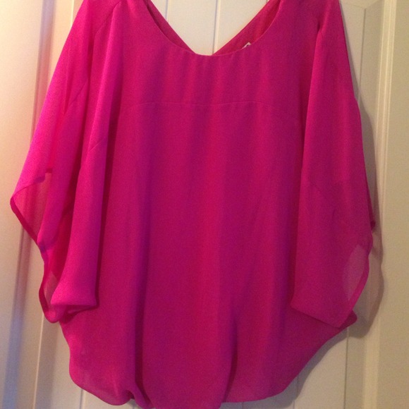 ❌ SOLD IN BUNDLE Pink Flowy top