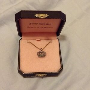 Juicy couture crown necklace