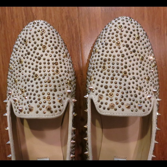 Steve Madden Shoes - Steve Madden gold stud shoes