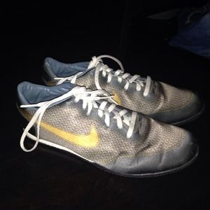 Size 5 Nike shoes