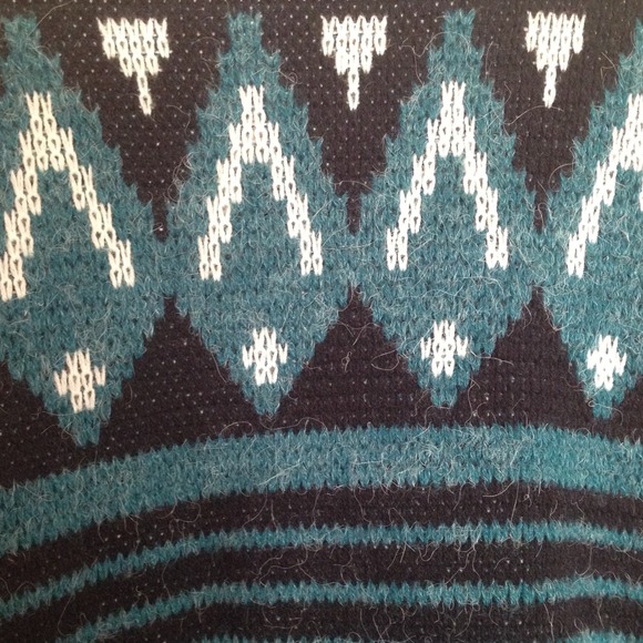 ☕️Cozy Cosby Printed Sweatshirt☕️ - Picture 2 of 3