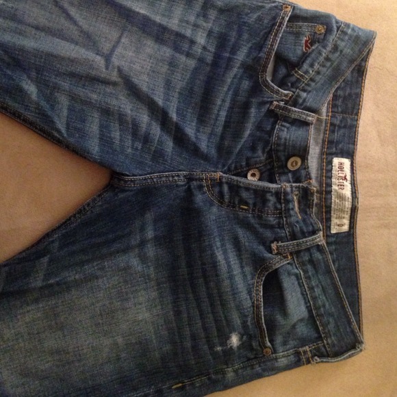 Distressed Hollister capris - Picture 2 of 4