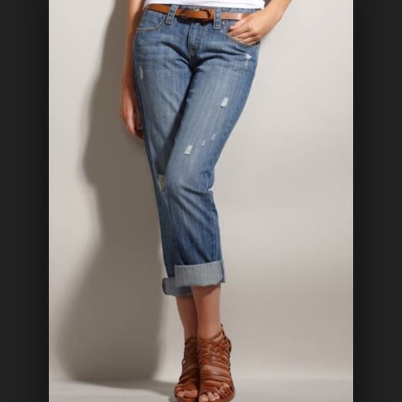 Distressed Hollister capris - Picture 4 of 4