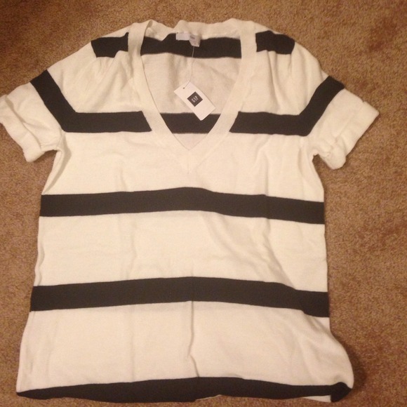 GAP sweater tee