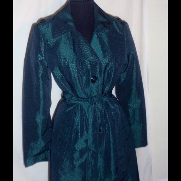 Gallery rain coat