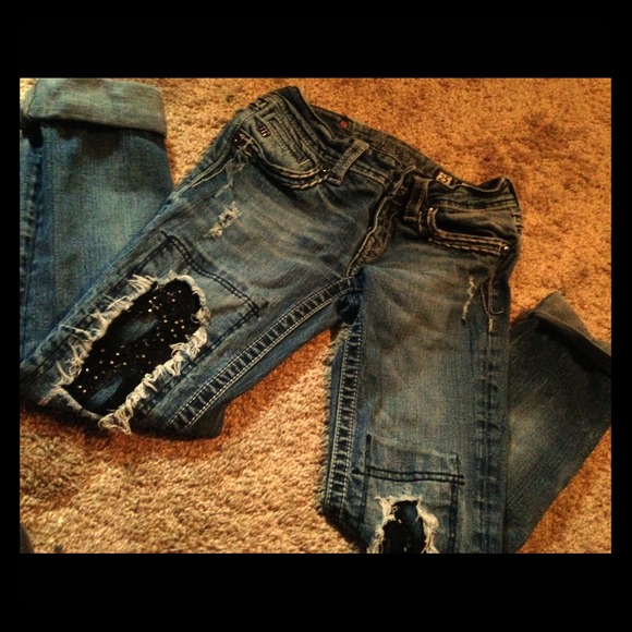 ♏️iss♏️e bling with lace embellished cropped capri