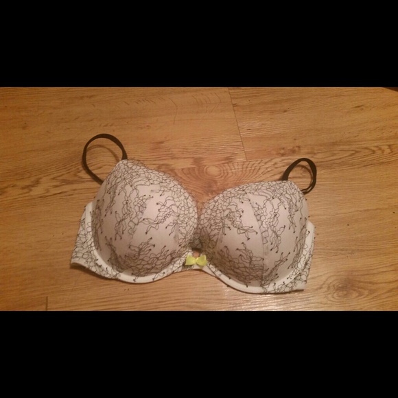 34 DD Victorias secret Very Sexy push up
