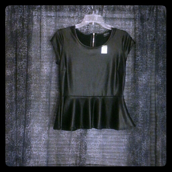 Size 12/14 peplum leather top !