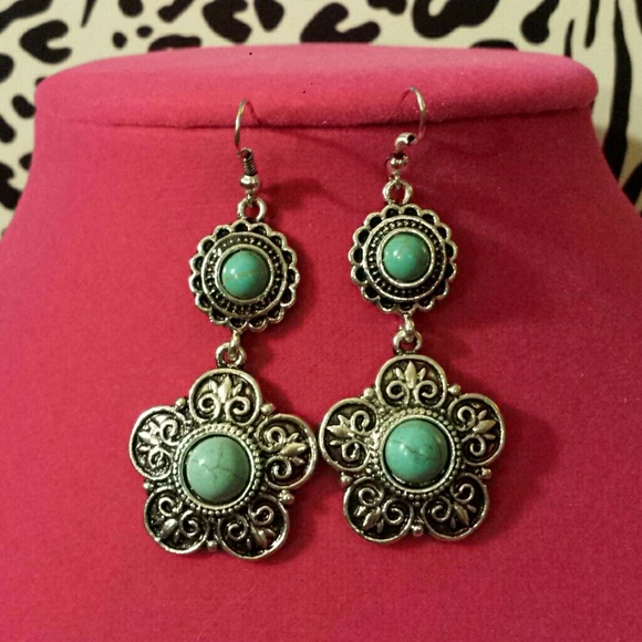 Turquoise earring set