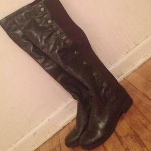 Knee high riding boots! 👢