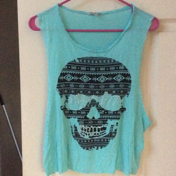 Skull Top - Picture 1 of 1