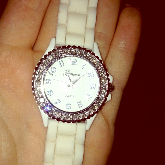 Beautiful White Watch✨