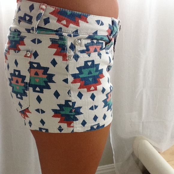 Aztec Design Shorts - Picture 3 of 3