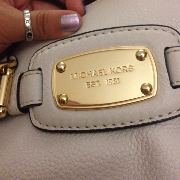 100% Authentic Michael Kors Handbag - Picture 2 of 3