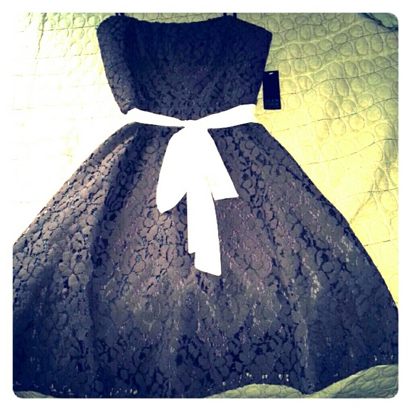 Alyn Paige Vintage  Style Dress
