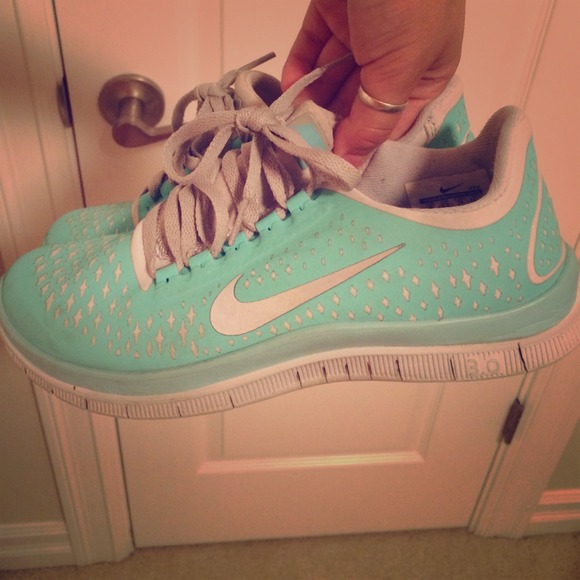 RARE tiffany blue nike frees 👑