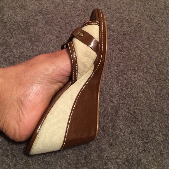 Wedge - Picture 3 of 4