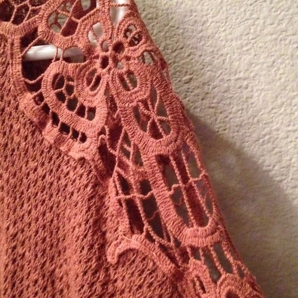 π»BUNDLEDπ»Lace-Paneled Cardigan - Picture 3 of 4