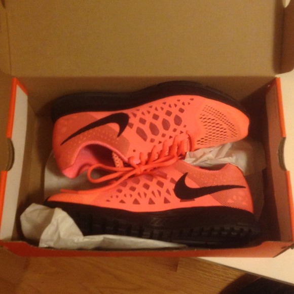 ⛔️SOLD⛔️ NIKE Zoom Pegasus Running Shoes - Picture 3 of 4