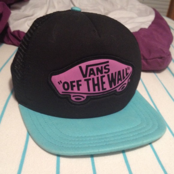 Vans off the wall trucker hat signed by Sheckler