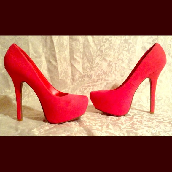 SEXY pink heels !