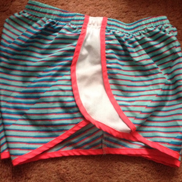 Running shorts - Picture 2 of 3
