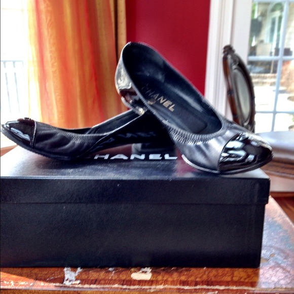Authentic chanel flats!