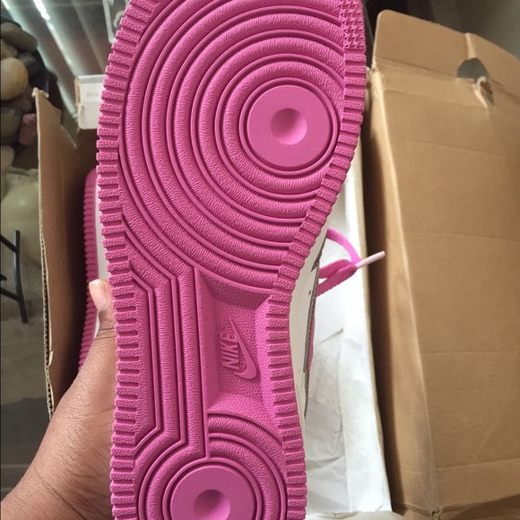 Nike Air Force One '07. Woman's Size 8 , GS Size 6 - Picture 2 of 3