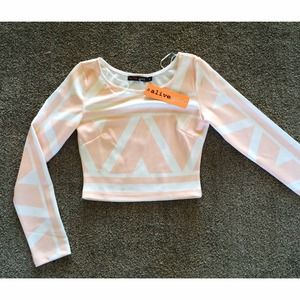 Gorgeous crop top! 🍦