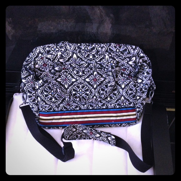 Vera Bradley Handbags - GU Vera Bradley Barcelona Metropolitan Bag