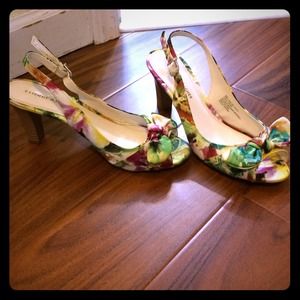 Floral print heels