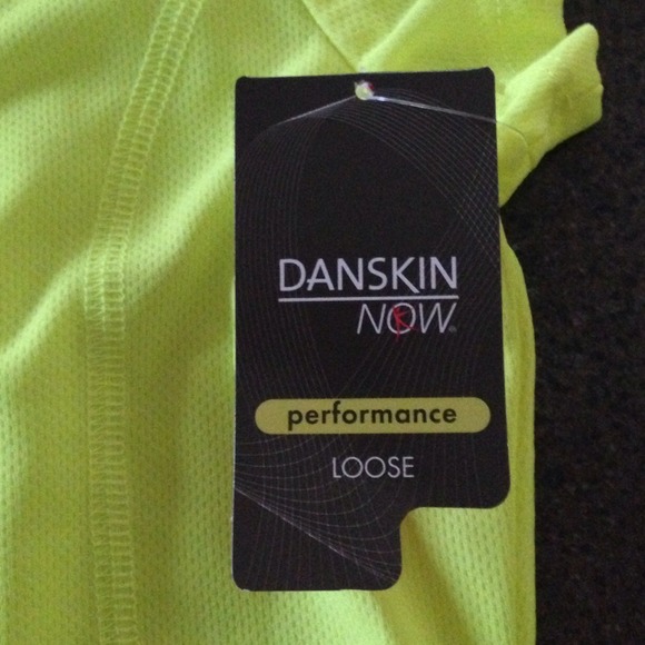 NWT DANSKIN DRI/MORE Performance Top! - Picture 3 of 4