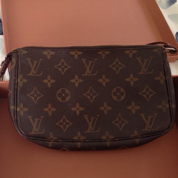 Louis Vuitton pochette