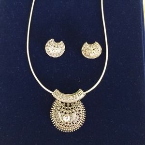 Necklace set