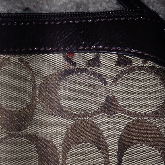 💯 Authentic Coach Wristlet Good Condition. - Picture 2 of 4
