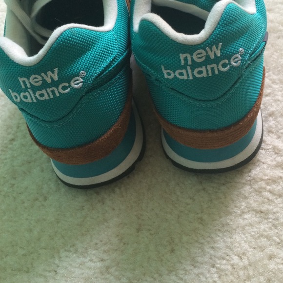 🐬 Turquoise New Balance Sneakers! 🐬 - Picture 3 of 4